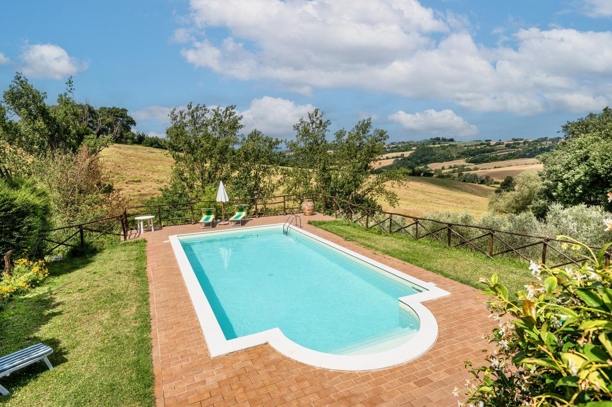 Agriturismo Bio Tra Cielo E Terra Frontignano Ngoại thất bức ảnh
