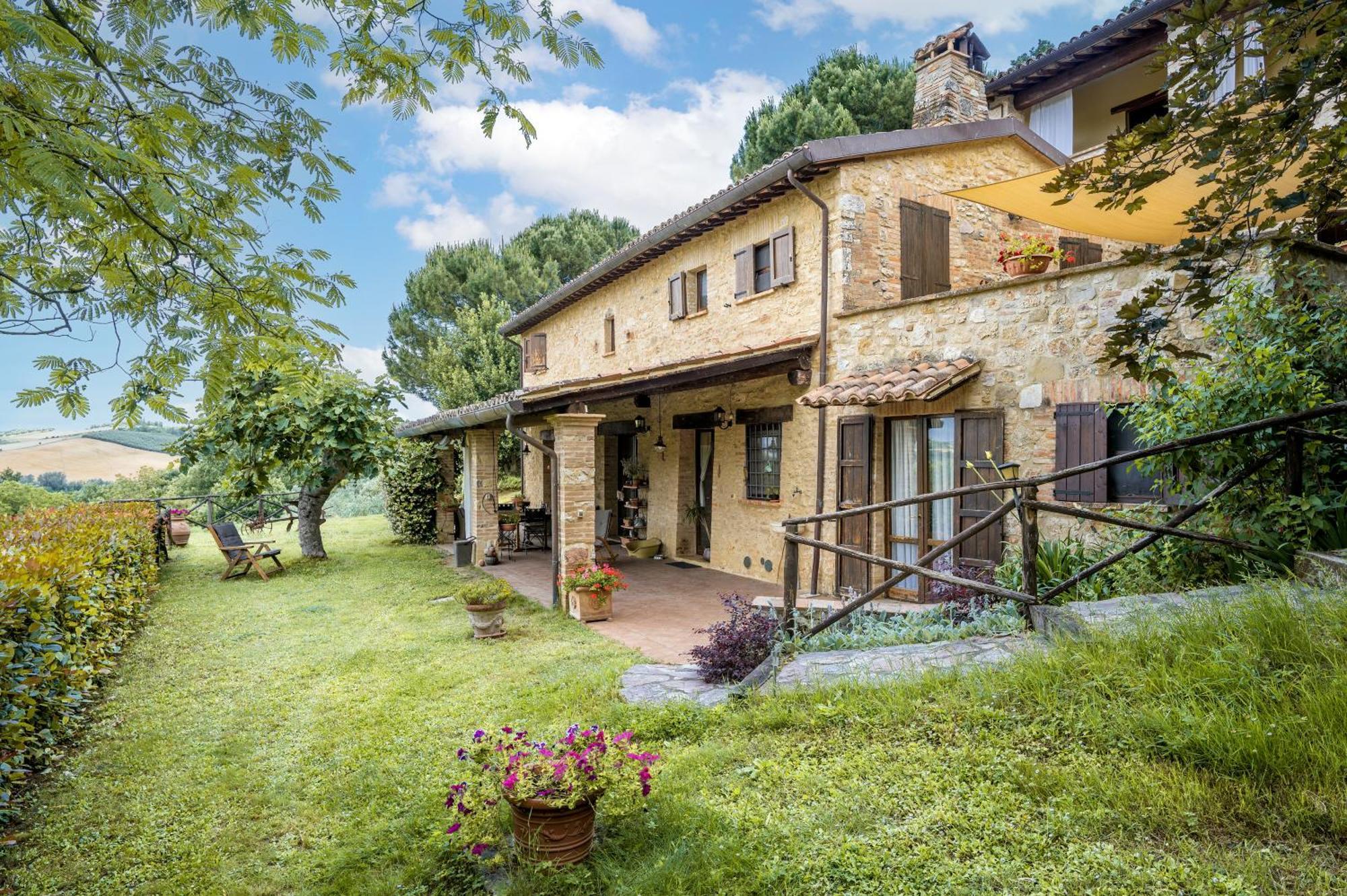 Agriturismo Bio Tra Cielo E Terra Frontignano Ngoại thất bức ảnh